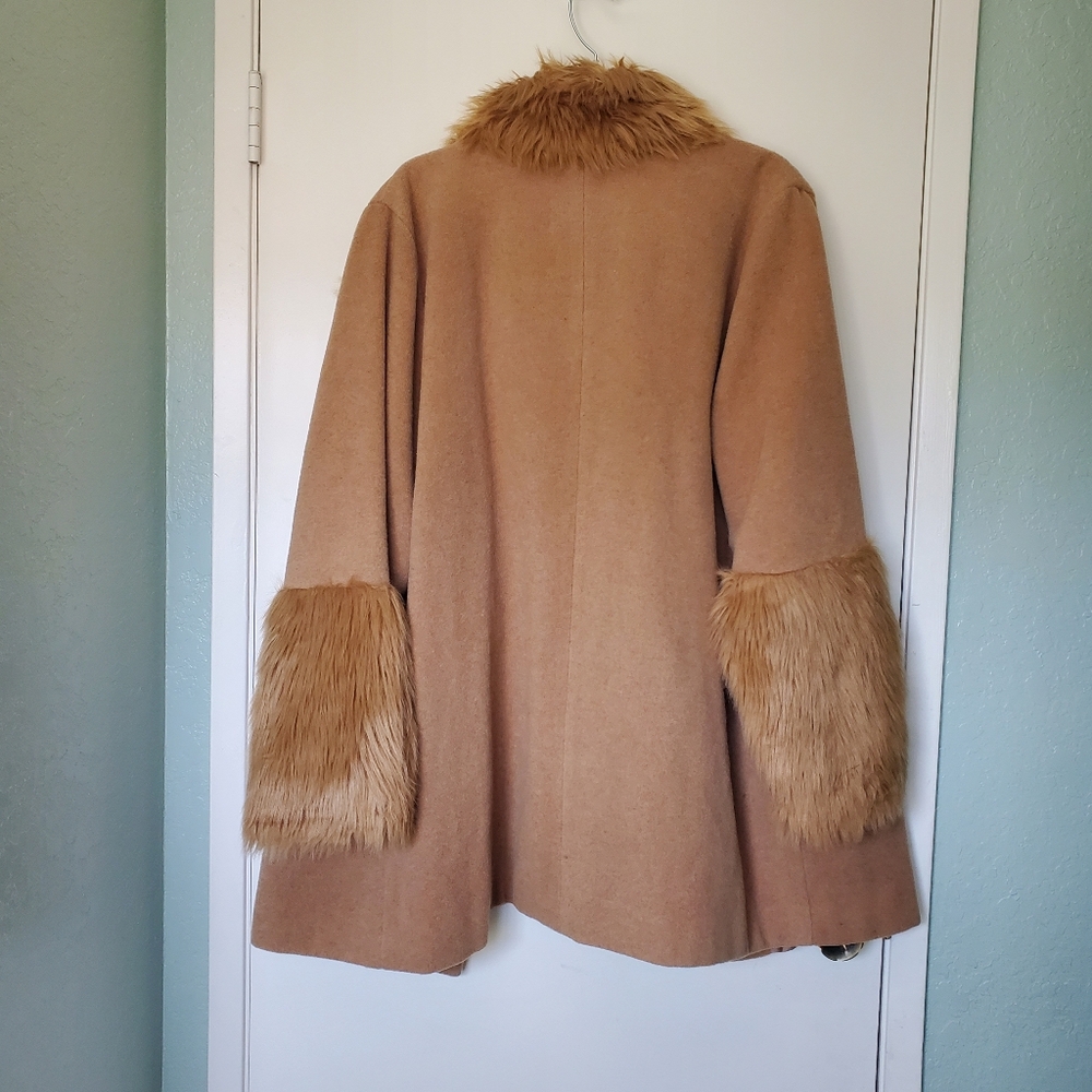 Roaman's Women's Wool Blend  Camel Coat Mob WifeFaux Fur Collar and Cuffs 18W - Picture 3 of 10